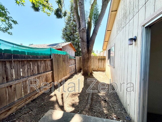 Building Photo - 34 Silverhorn Ct