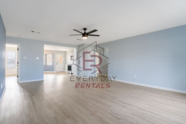 Building Photo - 4506 Windcrest Dr