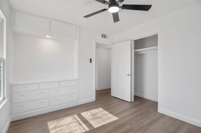 Building Photo - Fairlawn 3 bedroom, 1 bath ready for move-in