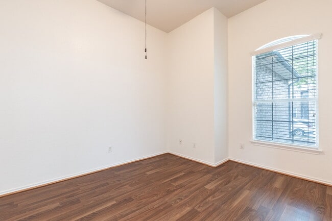 Building Photo - 7651 Mission Ledge