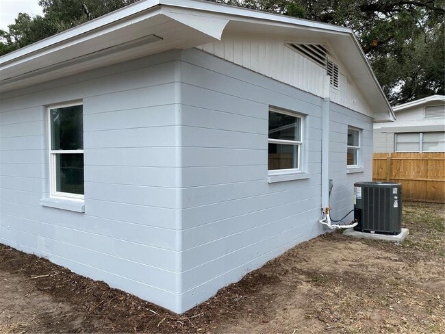 Building Photo - 38415 9th Ave