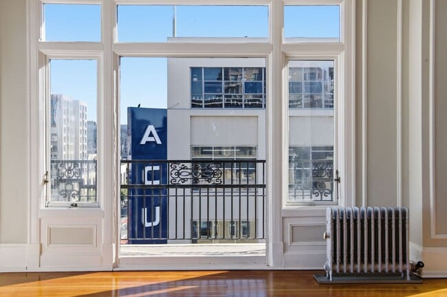 Building Photo - 1405 Van Ness Ave