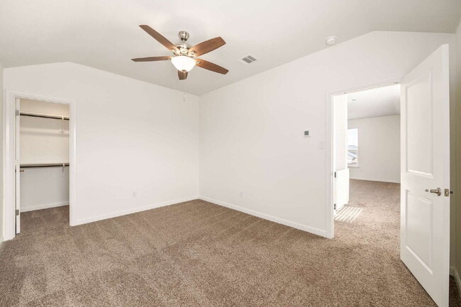 Building Photo - Modern Elegance Meets Everyday Comfort in ...