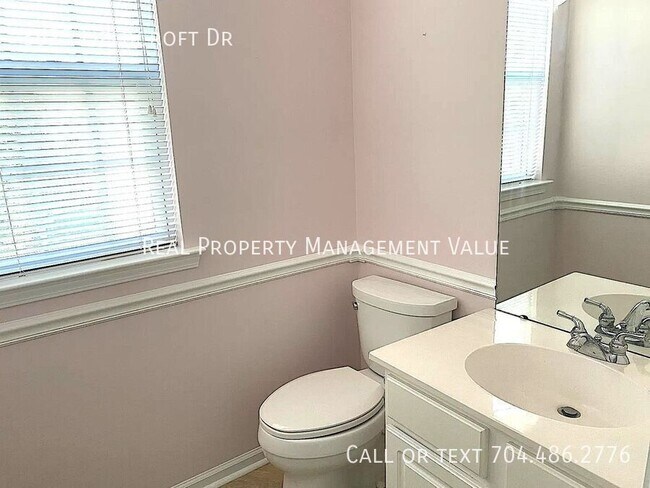 Building Photo - 8625 Fieldcroft Dr