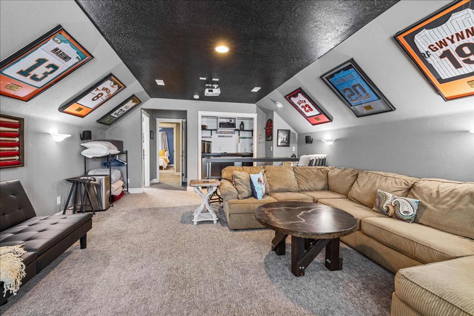 Building Photo - 2279 S Bear Claw Way