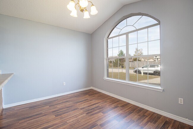 Building Photo - 4393 Wigwam Dr