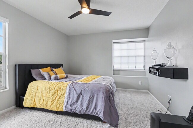 Building Photo - 6600 Gentle Ben Cir