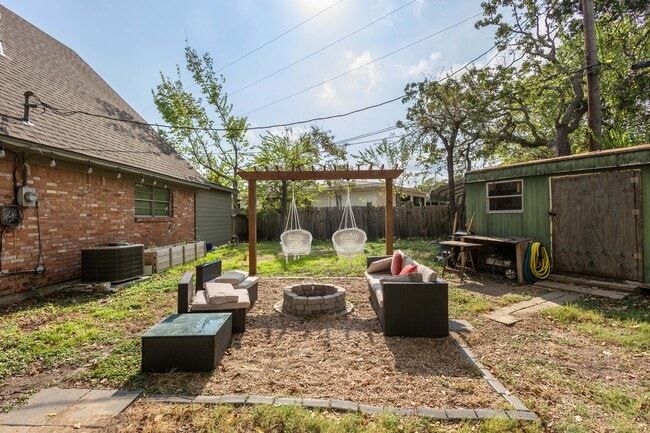 Building Photo - 604 Avondale Ave