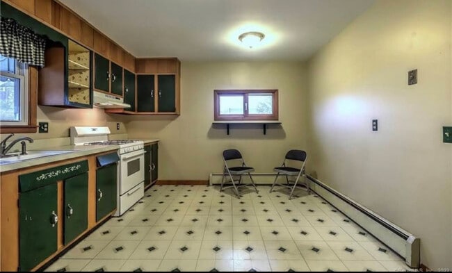 Building Photo - 955 Thorme St