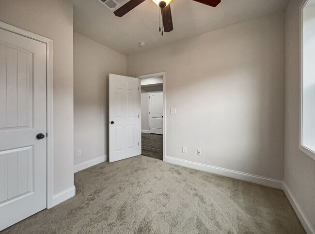 Building Photo - 1224 Meachem Dr