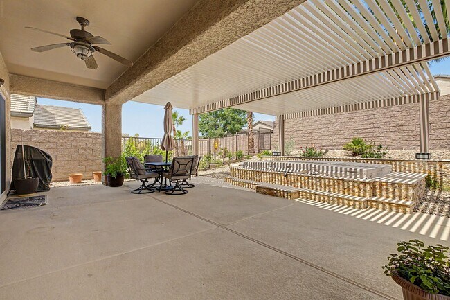 Building Photo - Stunning upgraded Solera At Anthem Home with Spa in back yard!