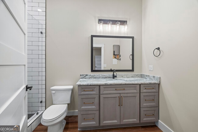 Building Photo - 958 Church St