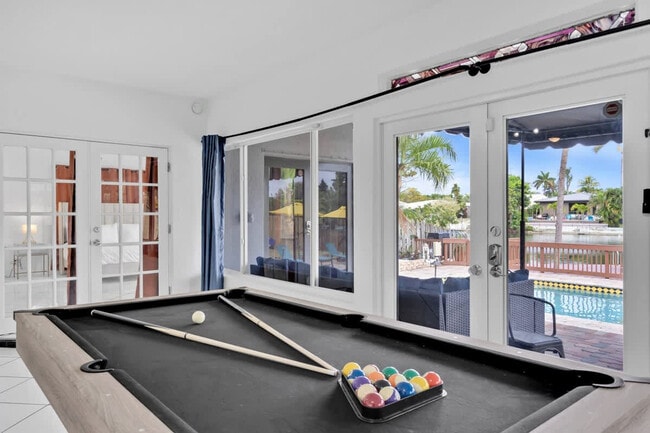 Building Photo - 1712 NE 18th Ave