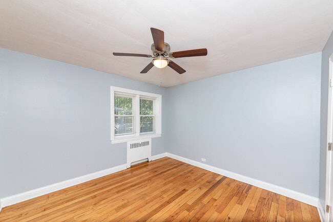 Building Photo - 227 Custer Ave