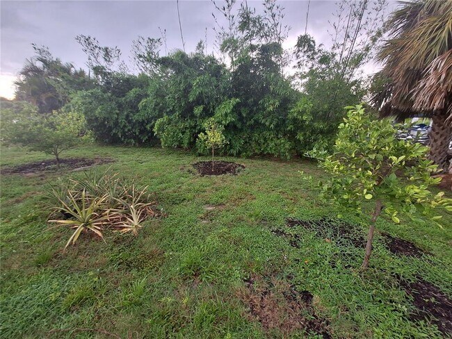Building Photo - 4050 Yucatan Cir