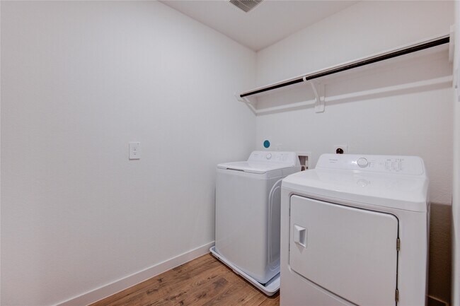 Building Photo - 28246 Meadowlark Sky Dr