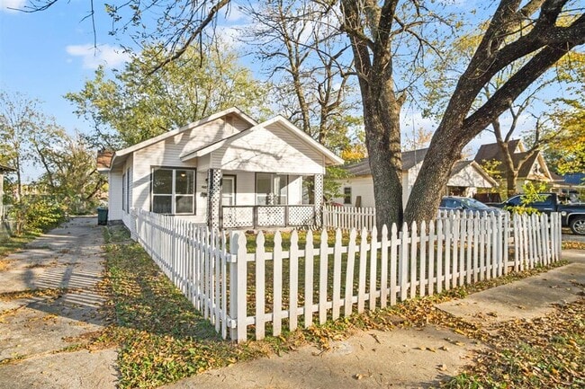 Building Photo - 907 N McKinley Ave