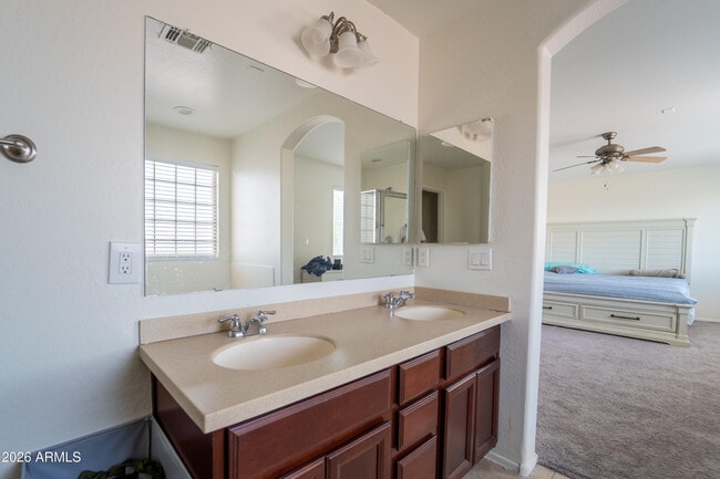 Building Photo - 42592 W Somerset Dr