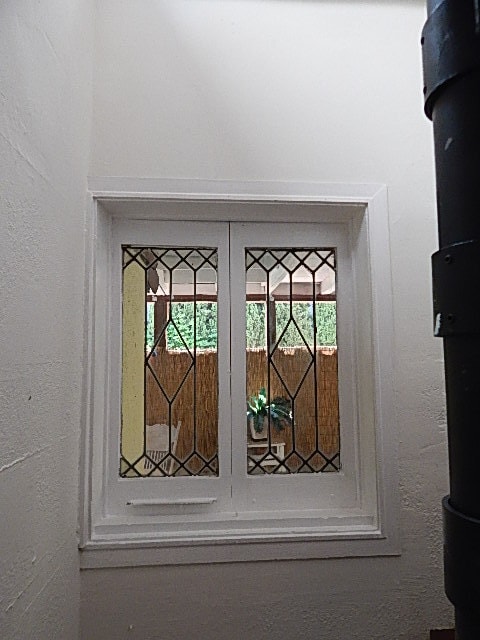 window detail - 2040 Whitley Ave