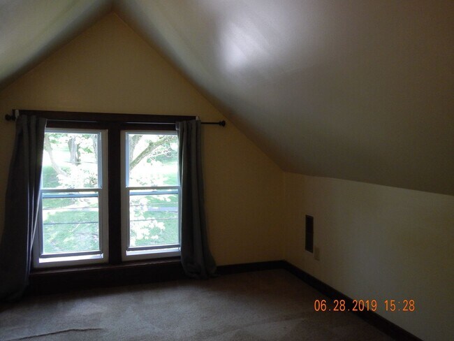 Building Photo - 1217 Madison St