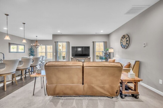 Building Photo - 6930 Wellsford Ln