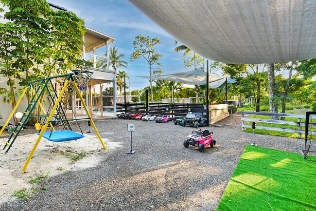 Building Photo - 377 Squire Dr