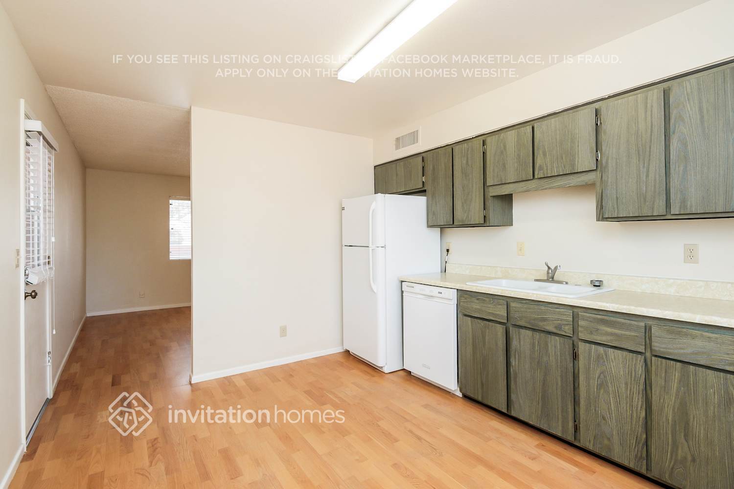 Building Photo - 580 W Del Rio St