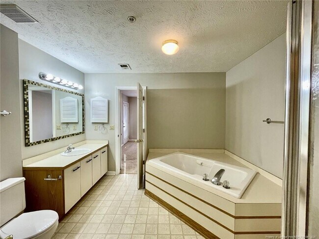 Building Photo - 6724 Willowbrook Dr