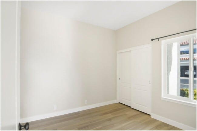 Building Photo - Tennis Villas 2 Bedroom Condo!