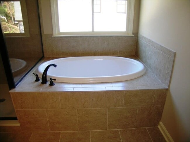 Building Photo - 1630 Bramble Bush Way