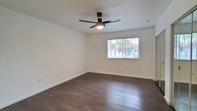 Building Photo - 8222 SW 27th St