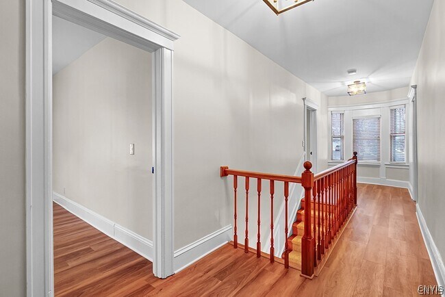 Building Photo - 15 Hillside Ave