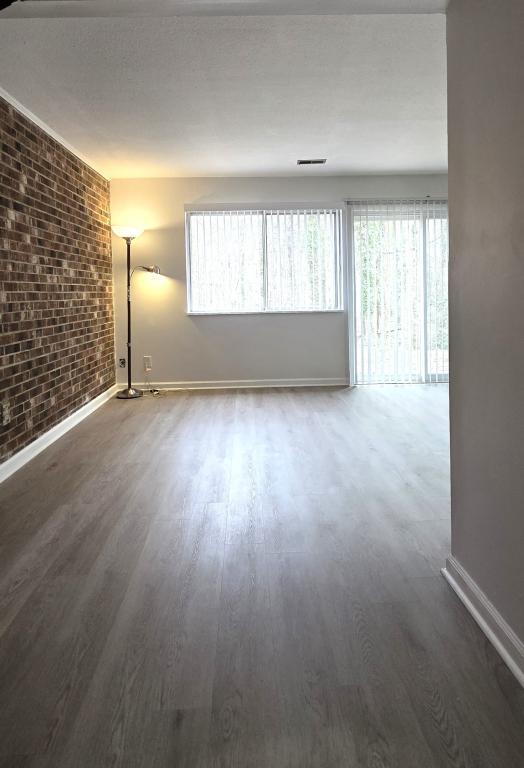 Building Photo - 220 Elizabeth St