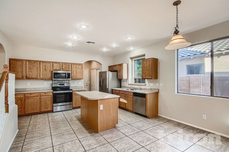 Building Photo - 45063 W Jack Rabbit Trail