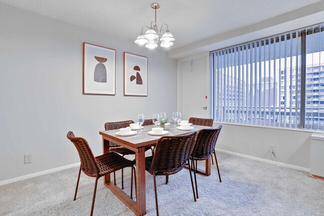 Building Photo - 2111 Richmond Hwy