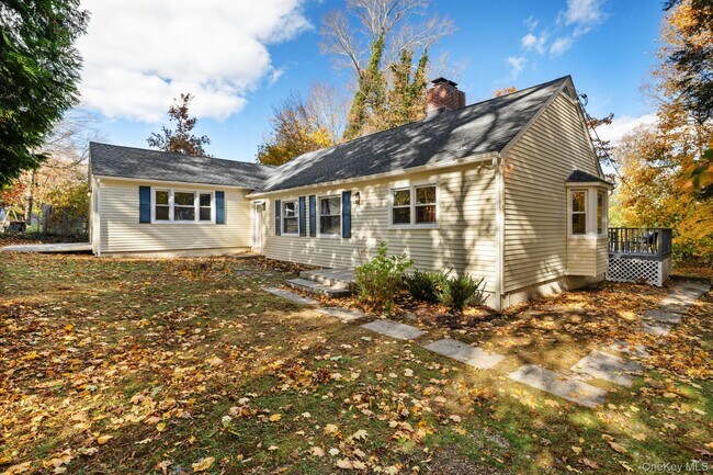 Building Photo - 27 Winding Ln