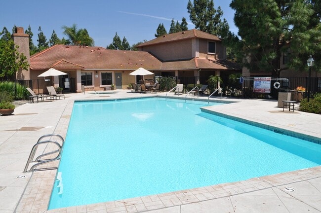 Building Photo - 2 Bedroom Condo in the Il Palio Community of Rancho Bernardo