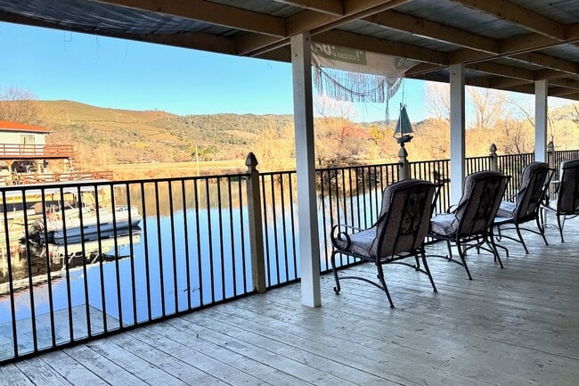 Building Photo - 695 Ketch Ct