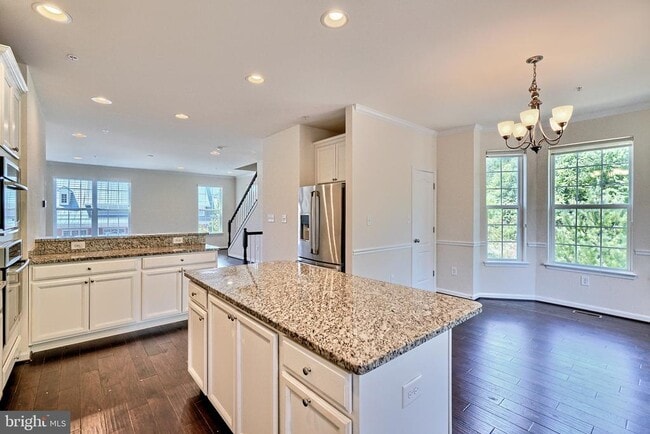Building Photo - 8016 Blue Stream Dr