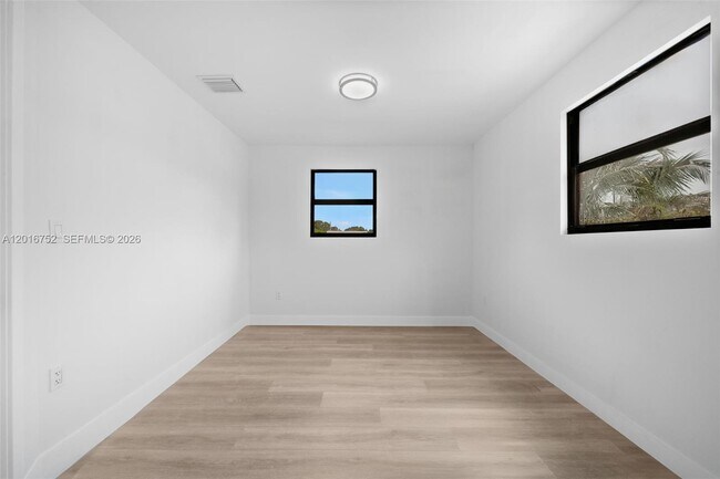 Building Photo - 4746 NW 10th Ave
