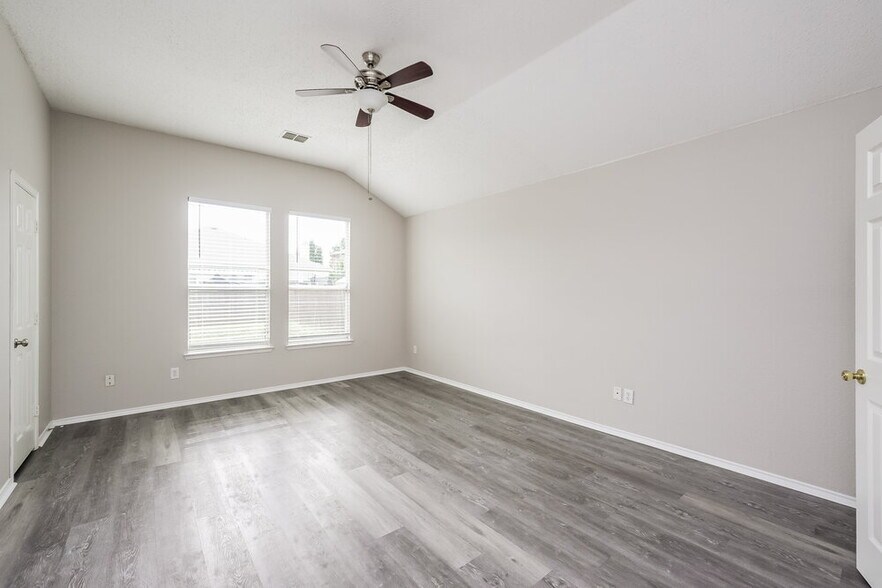 Building Photo - 2104 Aster Trail