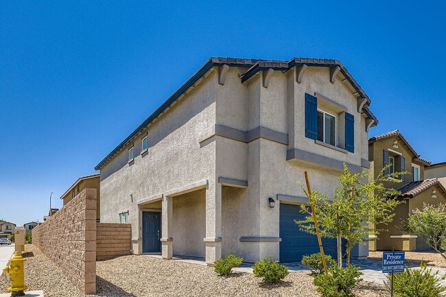 Primary Photo - Spacious & Smart: Southern Highlands 4-Bed...