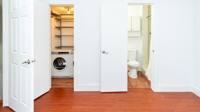 Guest Room Closet & Bath - 6701 N Kendall Dr