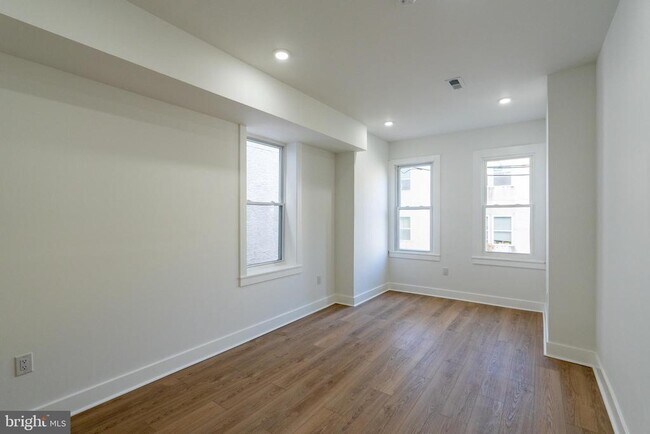 Building Photo - 1824 N Bouvier St