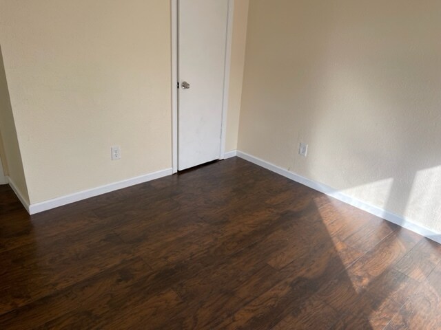 Building Photo - 4022 Walnut Park Cir