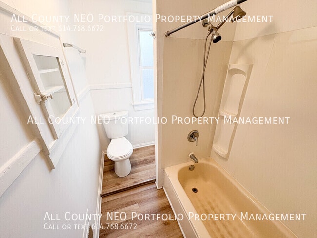 Building Photo - 19 N Wayne Ave