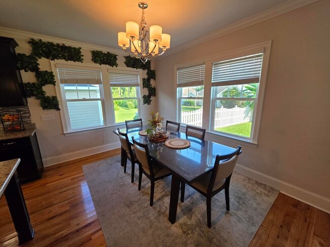 Building Photo - 2521 Lantana Ln