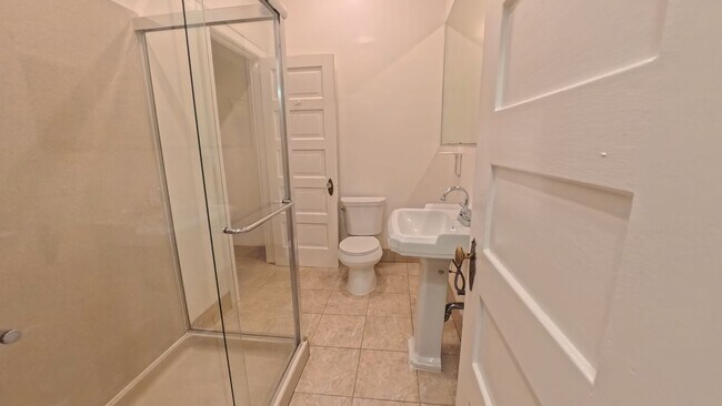Building Photo - 205A Steiner Street-