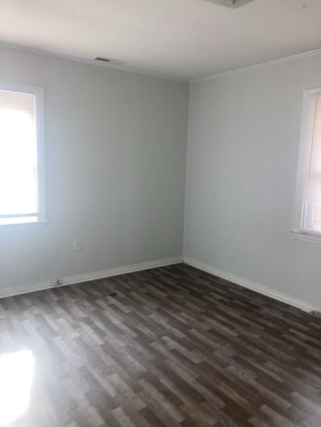 Building Photo - 501 Casey St