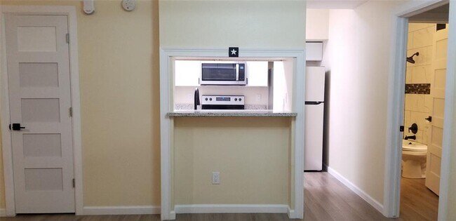 Building Photo - 6602 Harbor Town Dr